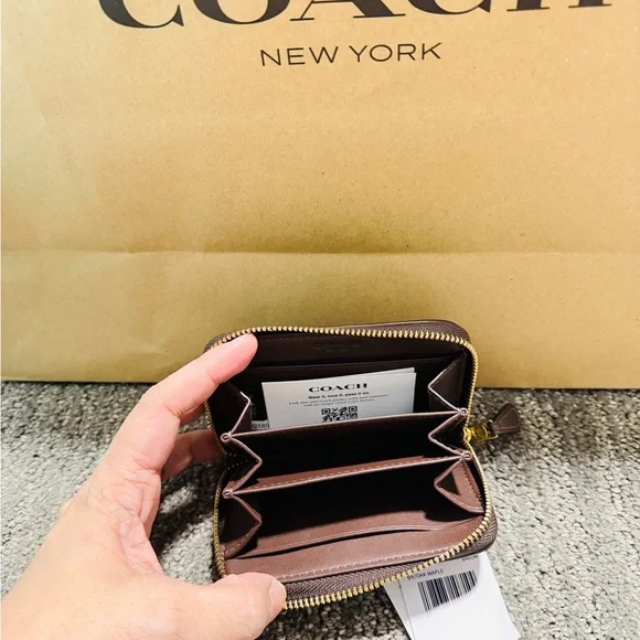 Coach Essential Zip Card Holder - Picture 3 of 3